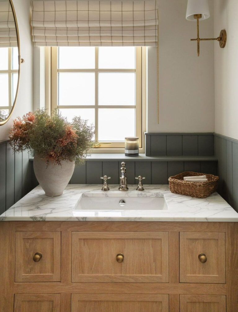 22+ Luxury & Budget-Friendly Bathroom Decor Ideas for 2024