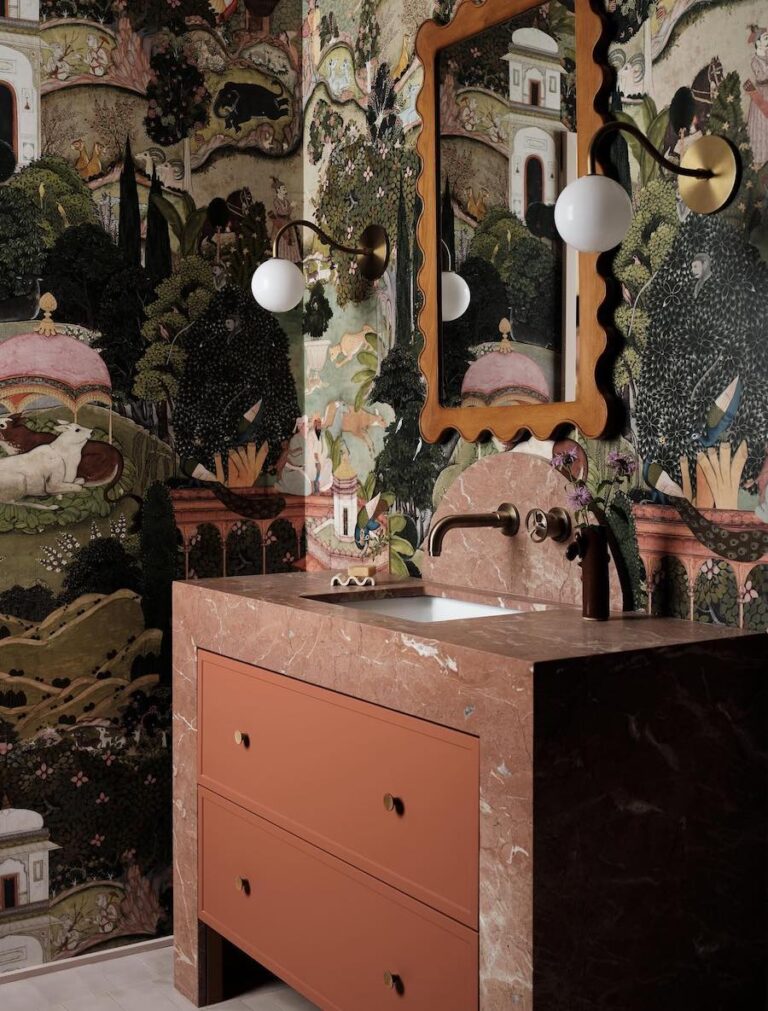29+ Moody Bathroom Ideas That Are Elegant & Dreamy (2024)