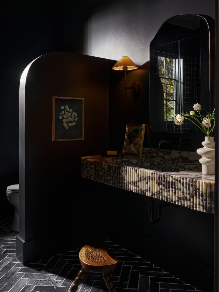 29+ Moody Bathroom Ideas That Are Elegant & Dreamy (2024)