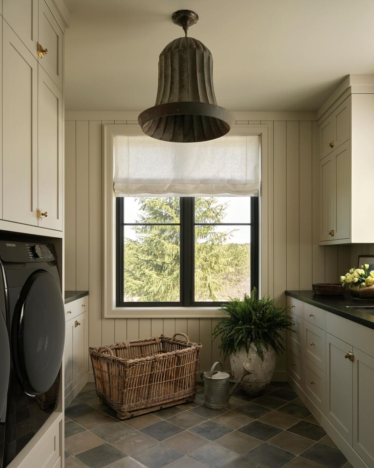 21+ Cottage-Inspired Laundry Rooms With A Vintage Vibe We Love