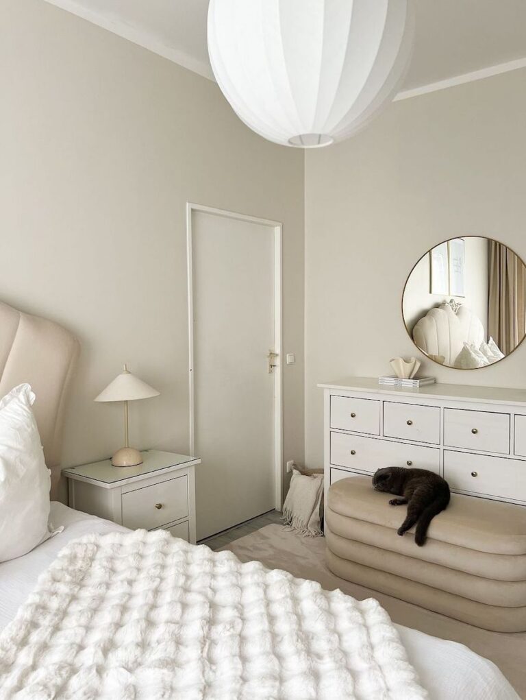 19+ Neutral Bedroom Decor Ideas That Are Anything But Boring!