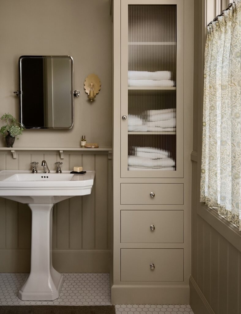 Farmhouse Fresh: 21+ Modern Bathroom Ideas We're Saying Yes To