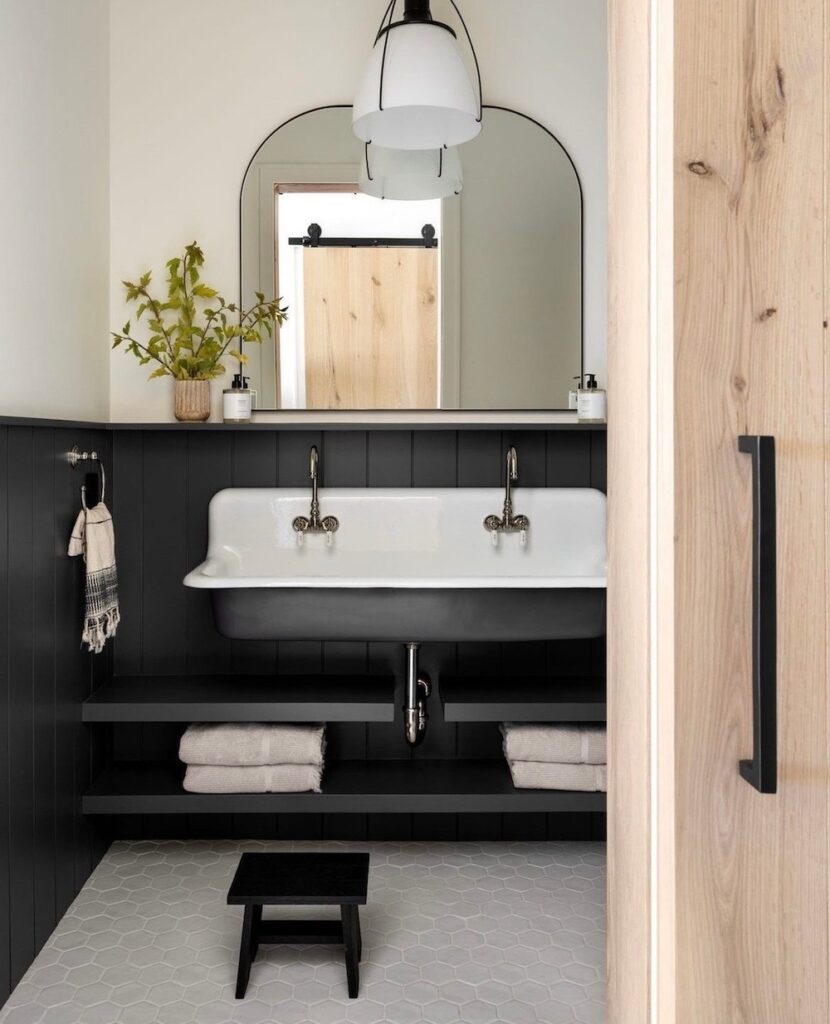 Black Is Back: 21+ Bathrooms That Prove This Color Is Worth Considering