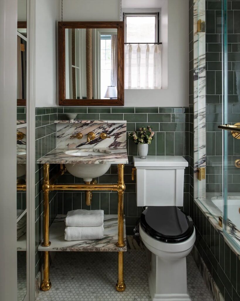 Gorgeous Green Bathrooms: 15+ Spaces We're Envious Of